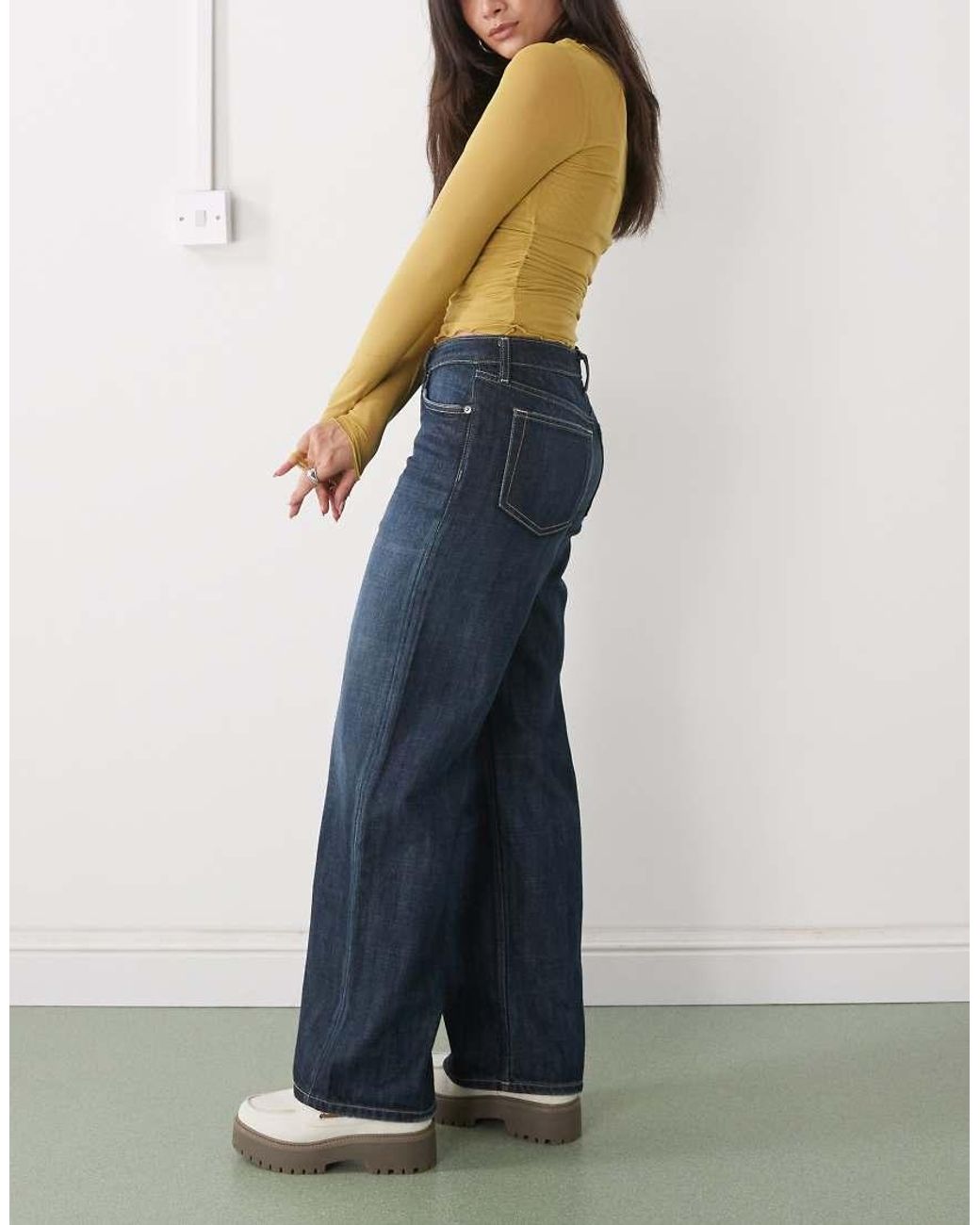 Weekday Ample in het Blue