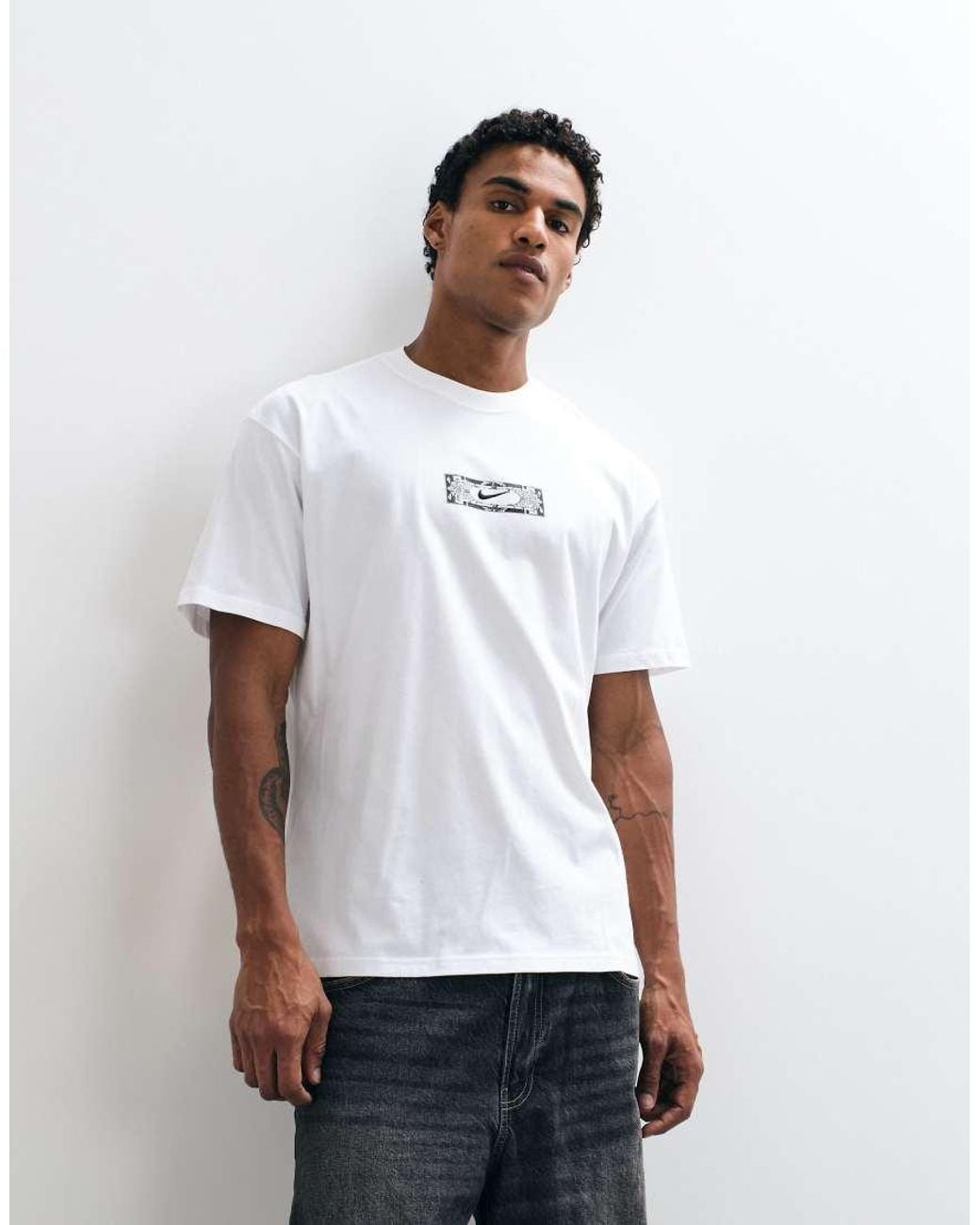 Nike White T-Shirt With Chateau Back Print for men