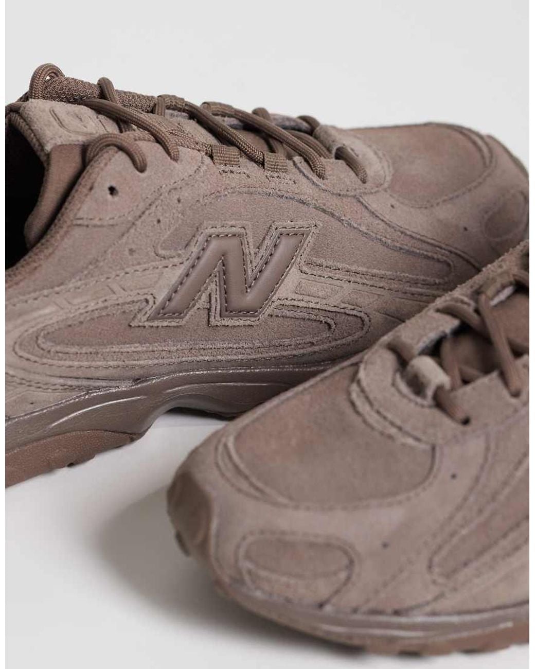 New Balance Brown 204L Trainers