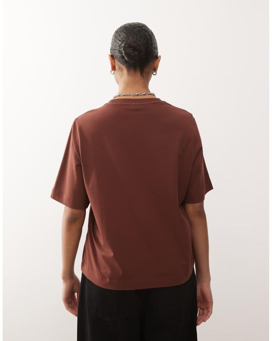 Perfect di Weekday in Brown