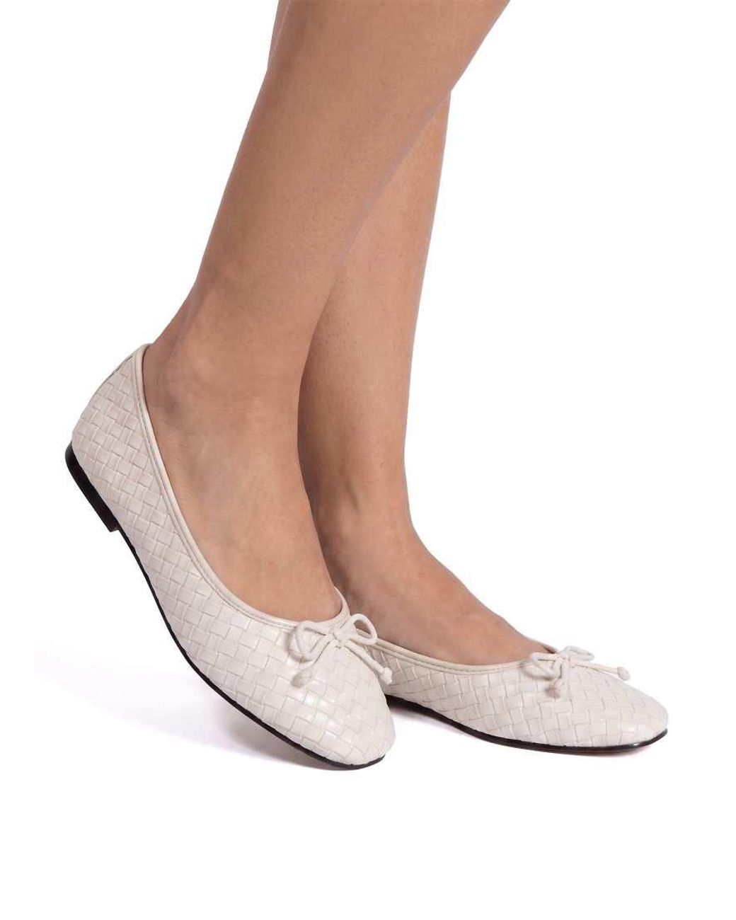 SEQWL White Ballet Pumps Flat Ballerina Shoes With Bow Detail