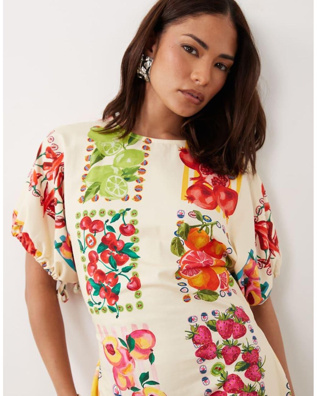 Vestido Corto Acampanado De Manga Corta Con Estampado De Frutas Y Lazada En La Espalda-Blanco Never Fully Dressed de color White