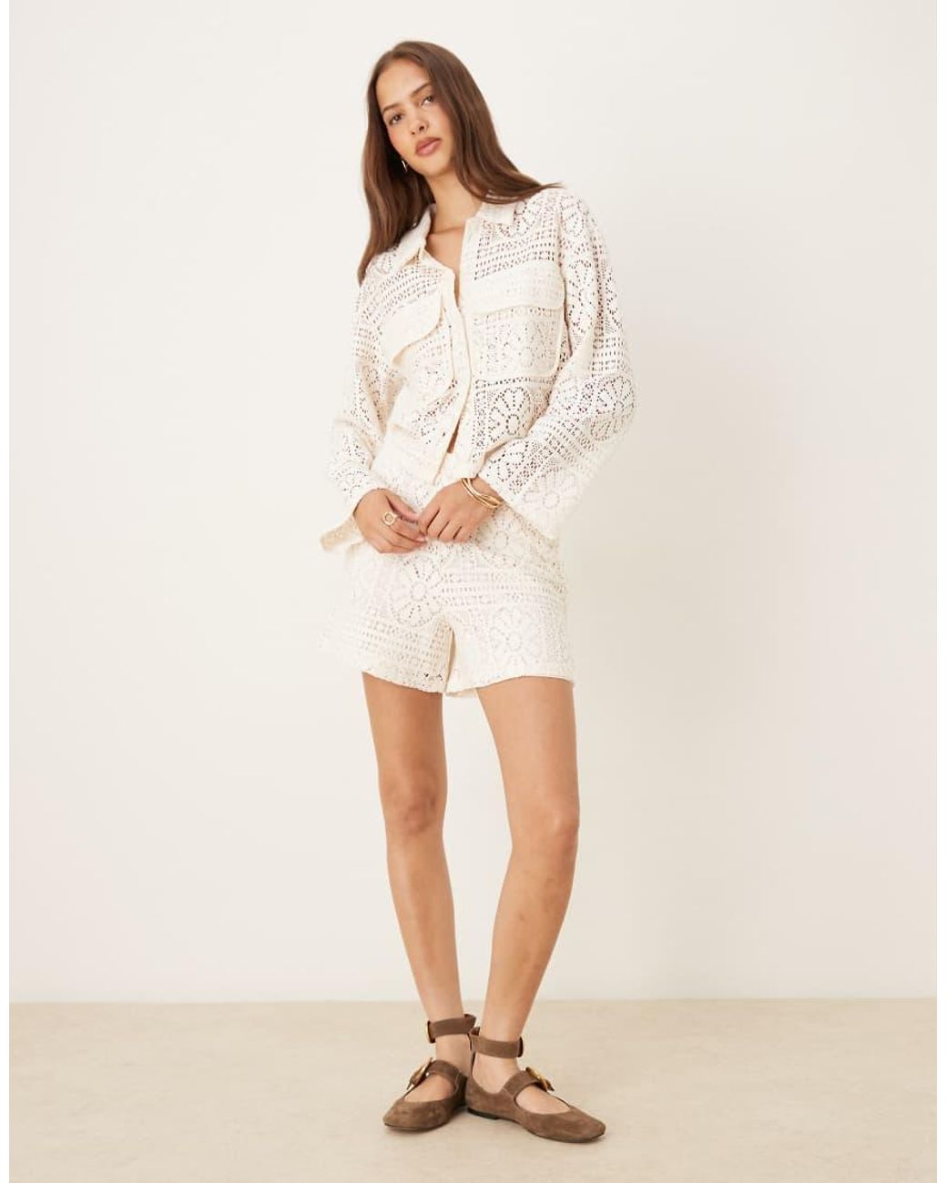 Vila Natural Floral Crochet Utility Style Cropped Shirt