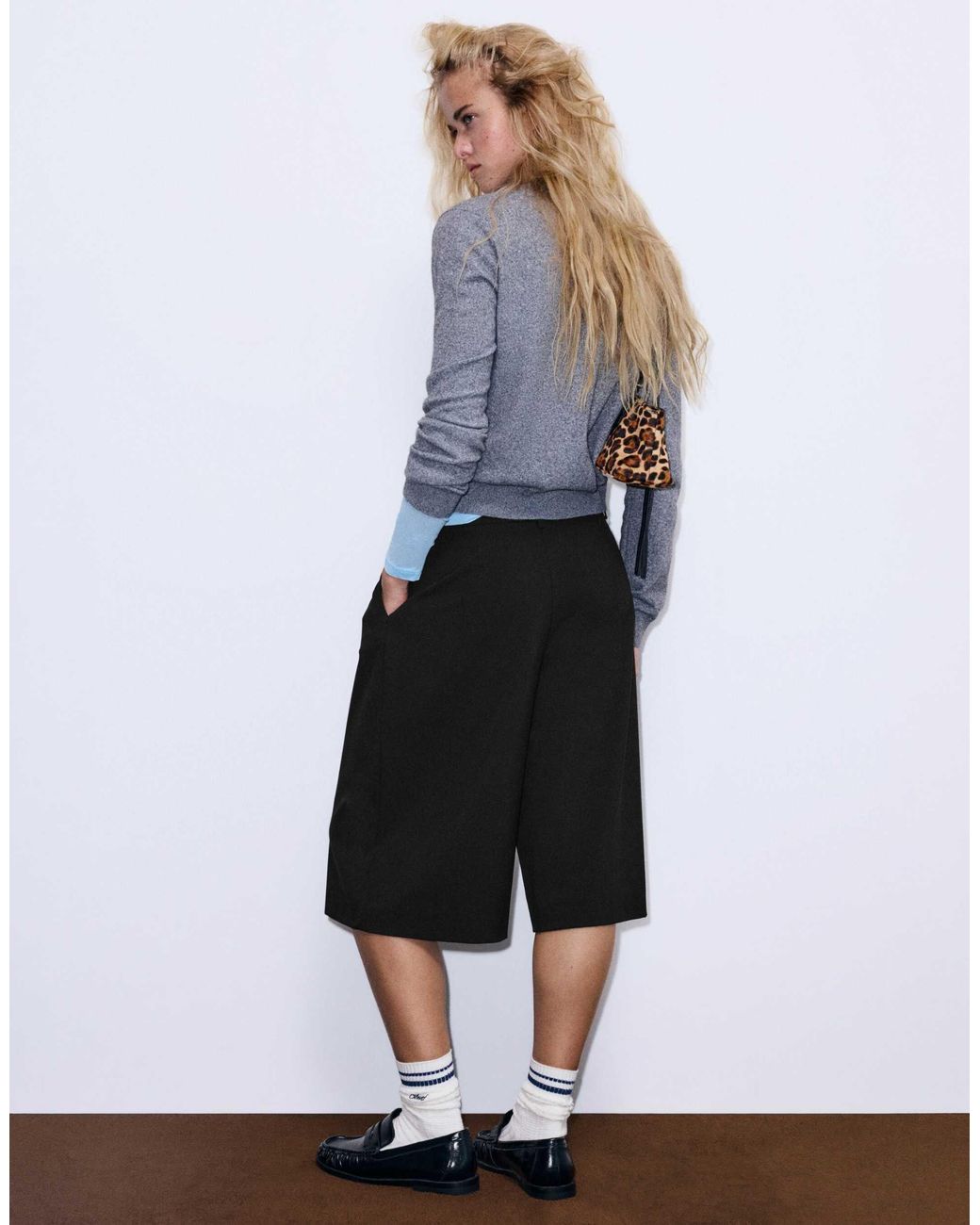 Pull&Bear White Bermudashorts mit bügelfalten