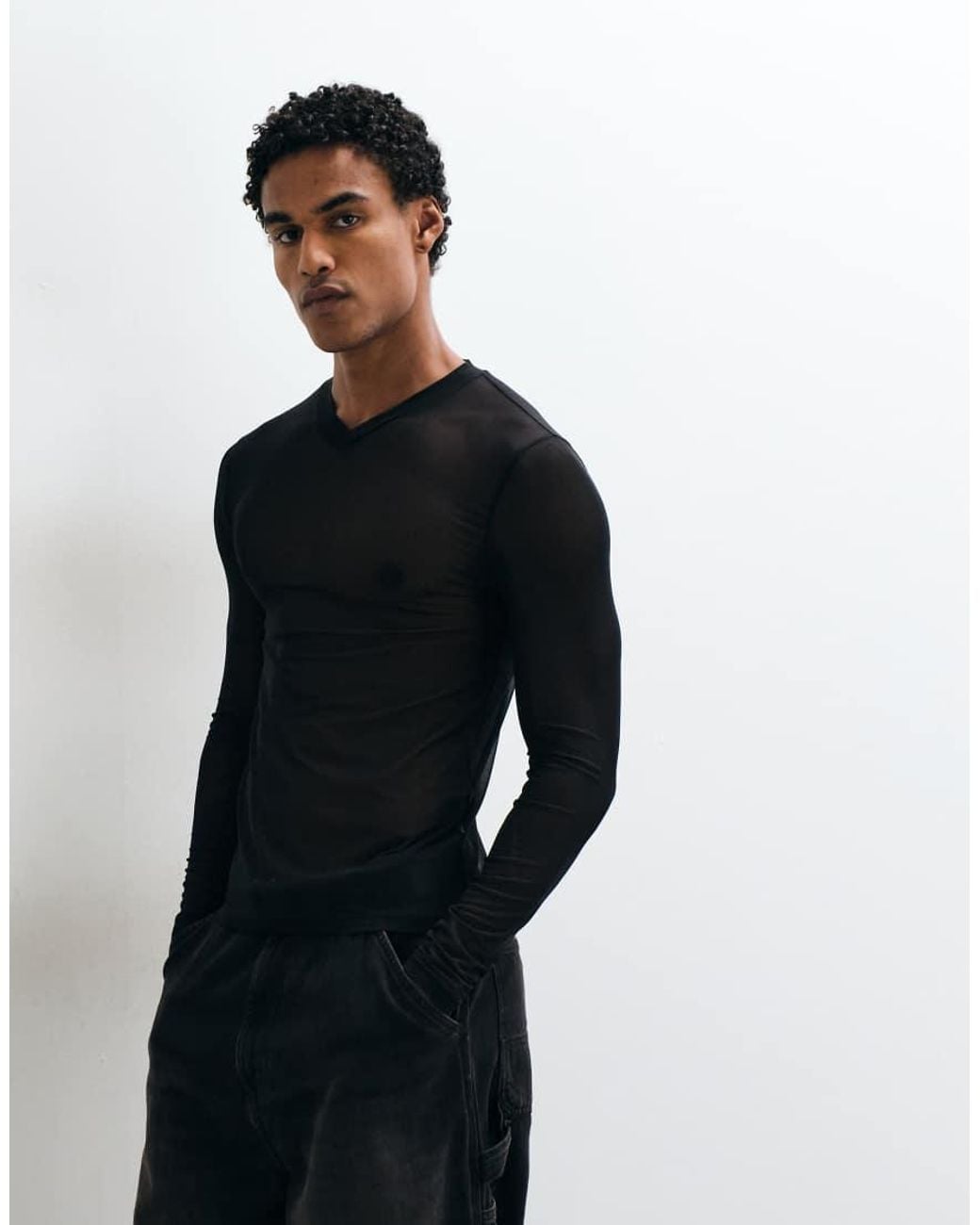 ASOS Black Muscle Fit Long Sleeve T-shirt With V-neck for men