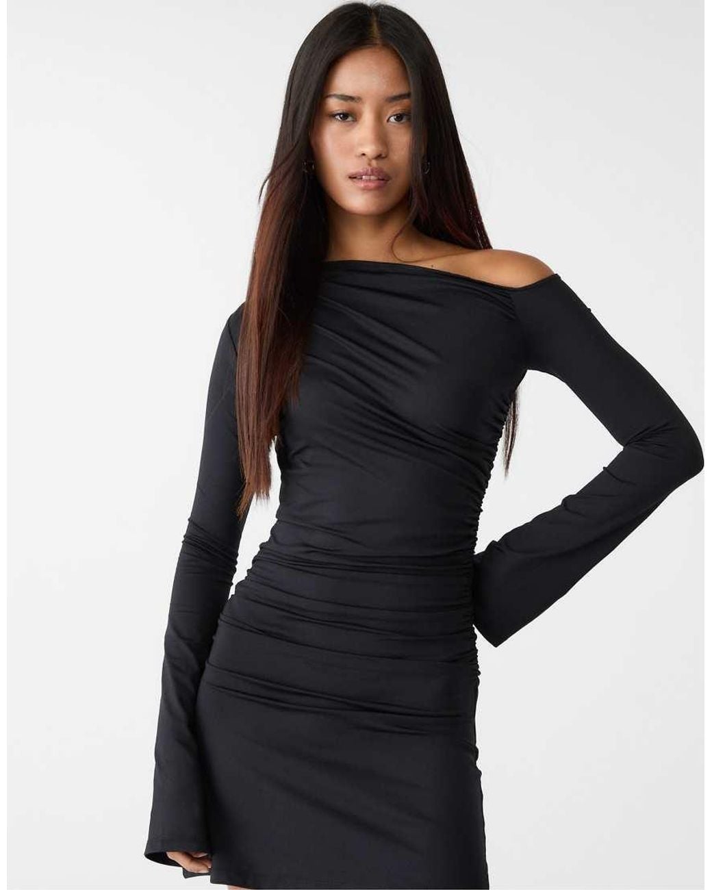 polyamide short dress with asymmetric hem Stradivarius Mini in Black Midi dress Color:Heather Grey pattern_Ruched Style: 10558 | Ashley Features a cowl neckline