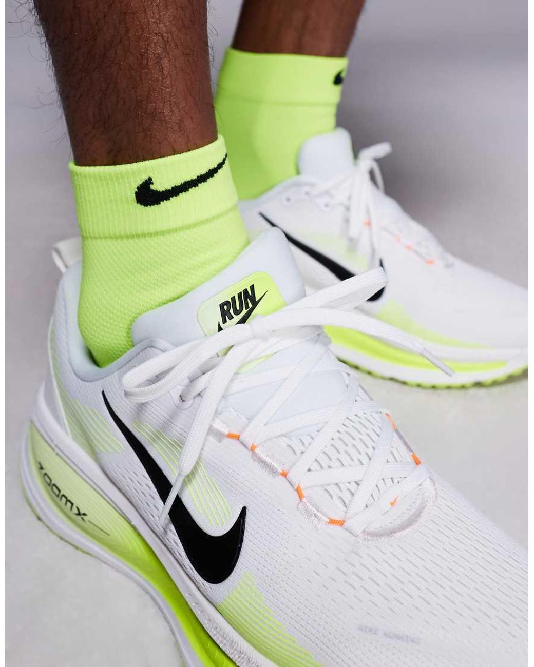 Nike White Vomero 18 Trainers for men