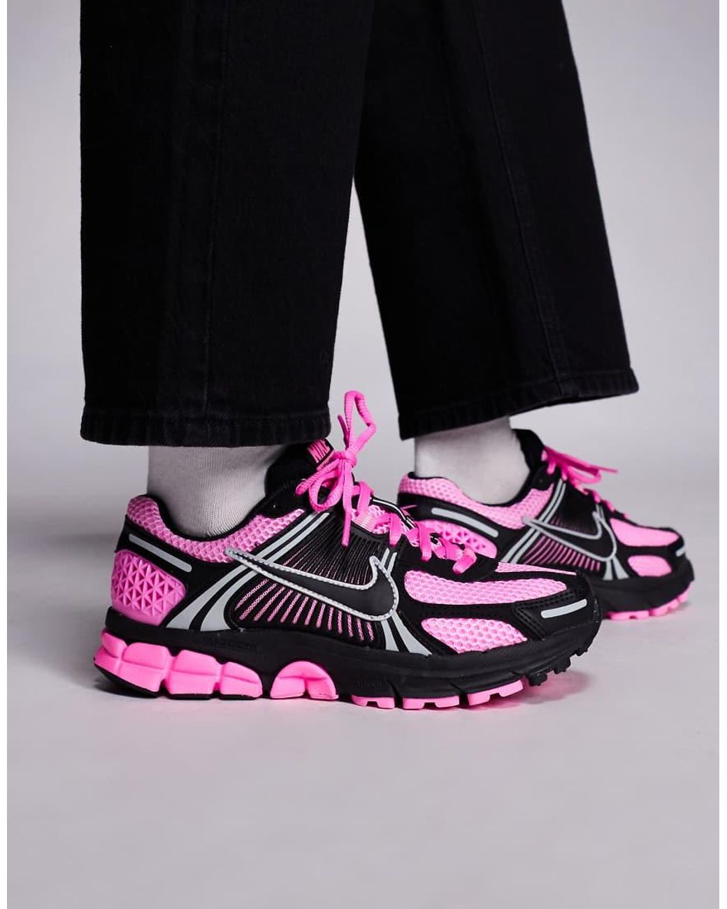 Nike Black Zoom Vomero 5 Sneakers