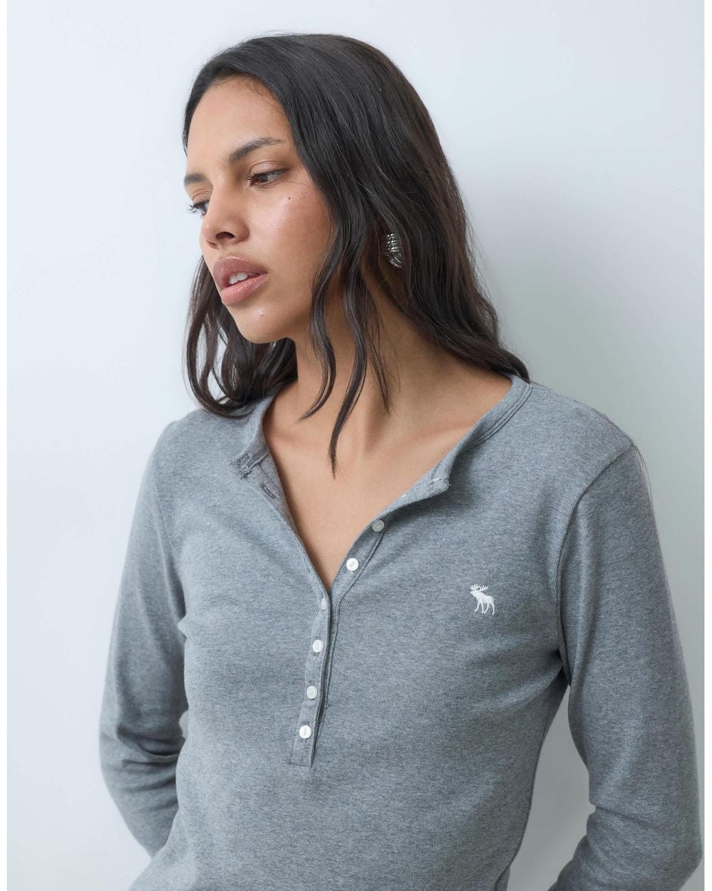 Abercrombie & Fitch Icon Logo Ribbed Long Sleeve Henley Top in Gray | Lyst