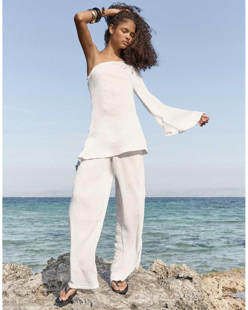 4th & Reckless White Crinkle Asymmetric Hem One Shoulder Flare Sleeve Cape Beach Top Co-ord