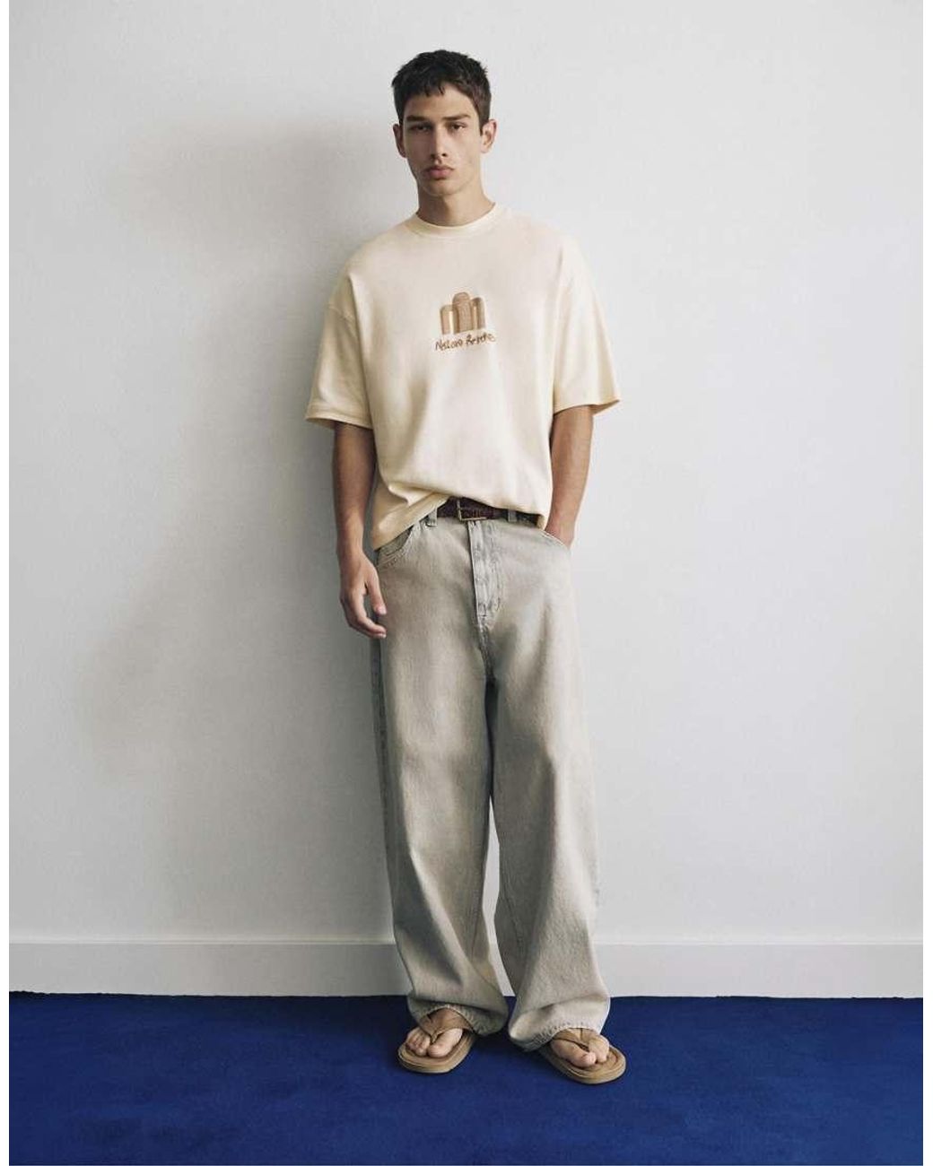 Pull&Bear Natural Heavyweight Short Sleeve Graphic T-shirt for men