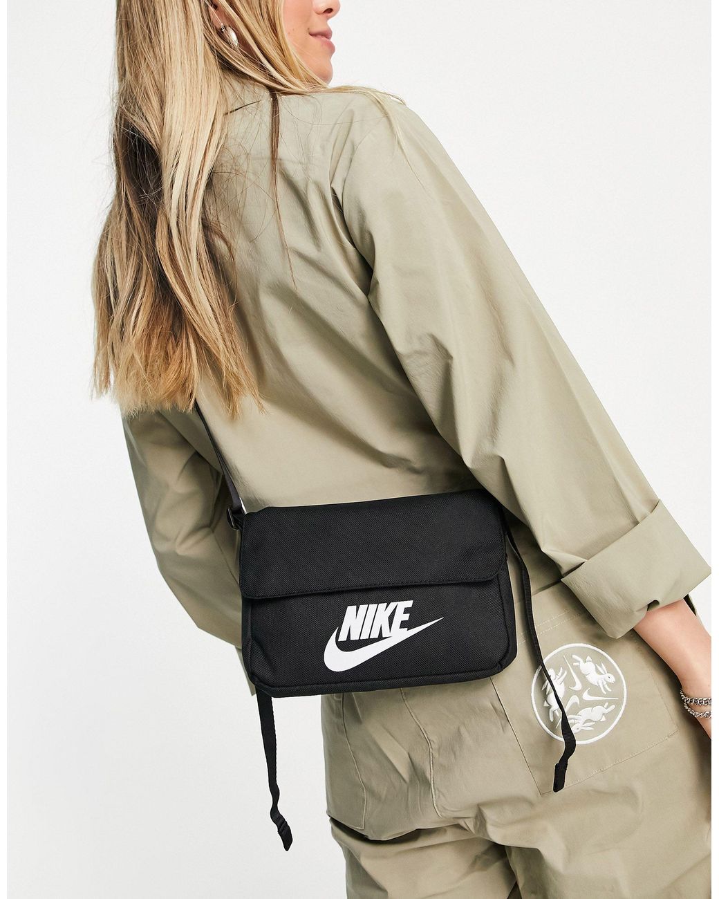 Nike Sportswear Women's Futura 365 Cross-body Bag (3L). Nike MY