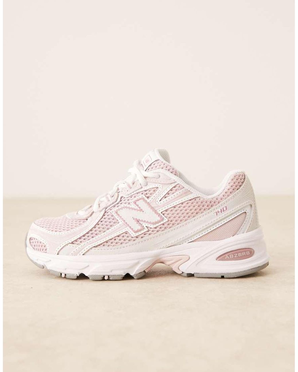 New Balance Natural 740 Trainers
