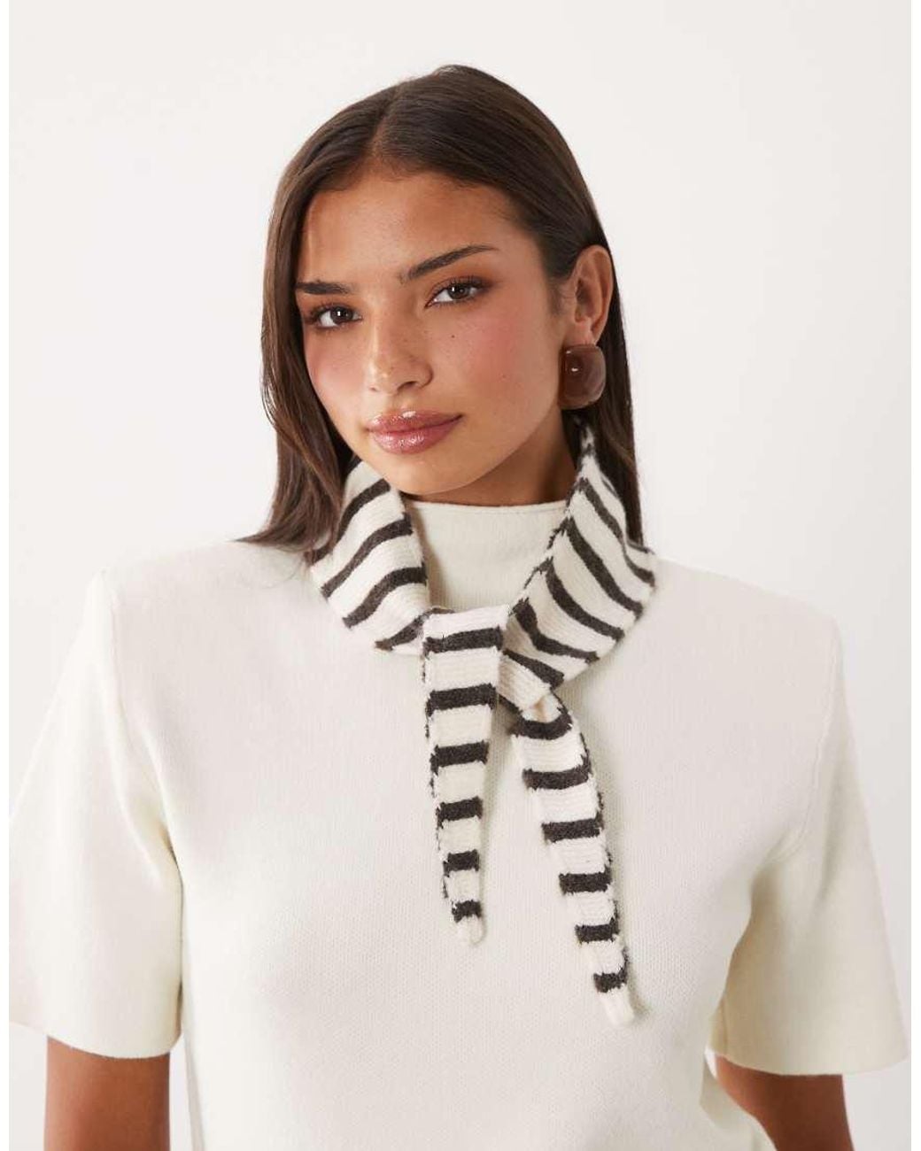 Gina Tricot White Mini Knit Neck Scarf