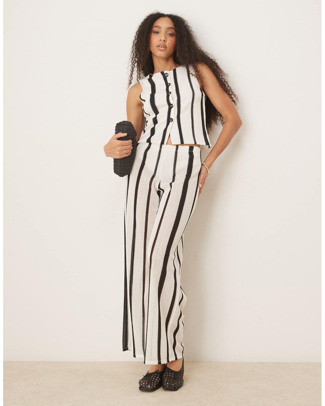 ASOS White – leicht durchscheinendes, schwarz-weiß gestreiftes westen-top mit häkel-strukturmuster, kombiteil