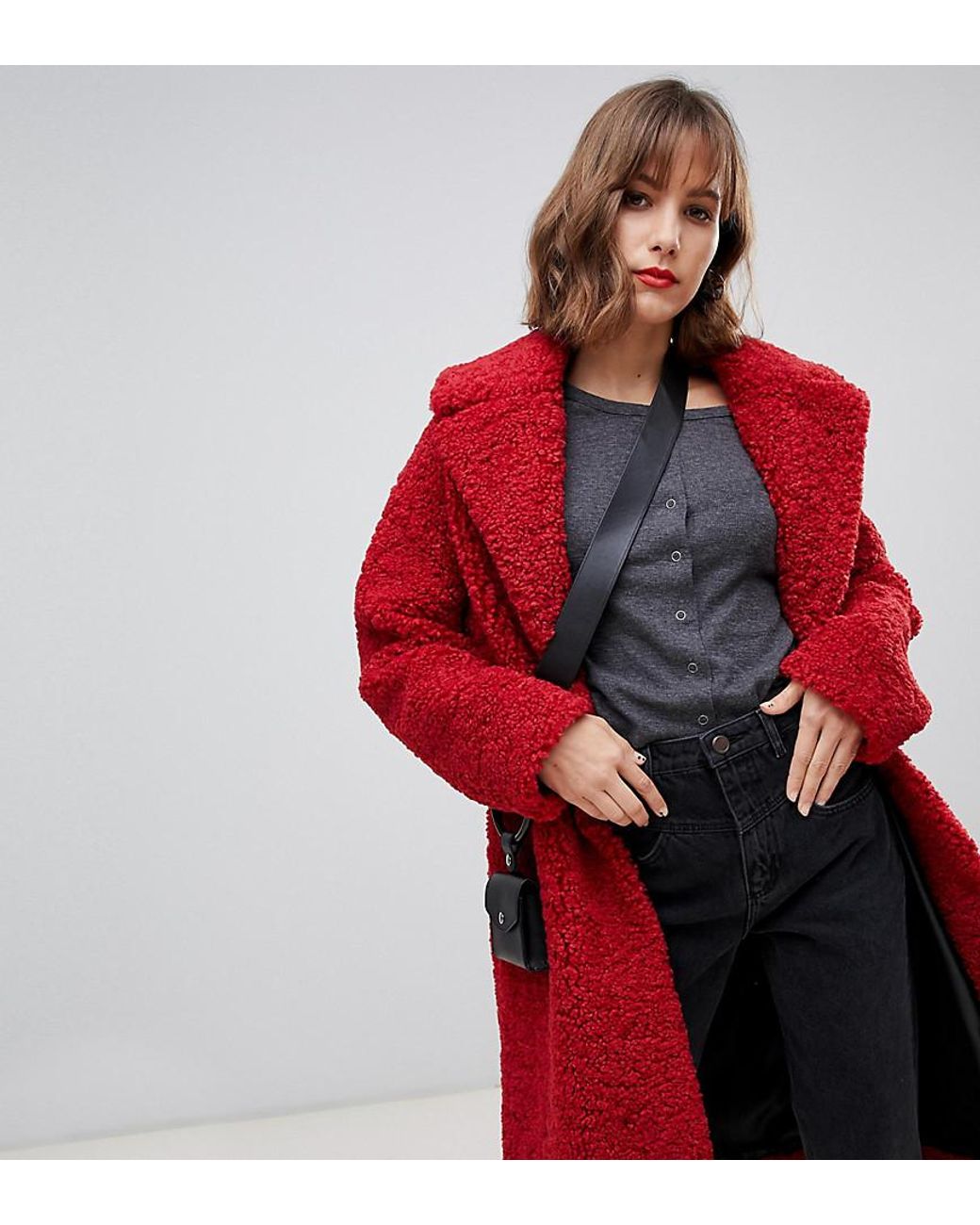 Abrigo de peluche Stradivarius de color Rojo Lyst