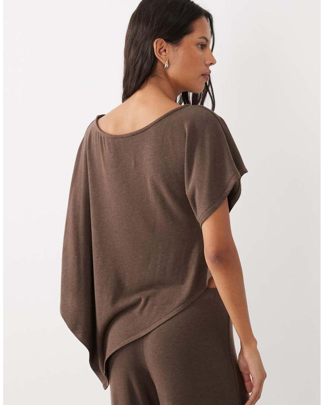 Top Estilo Capa De Conjunto En ASOS de color Brown