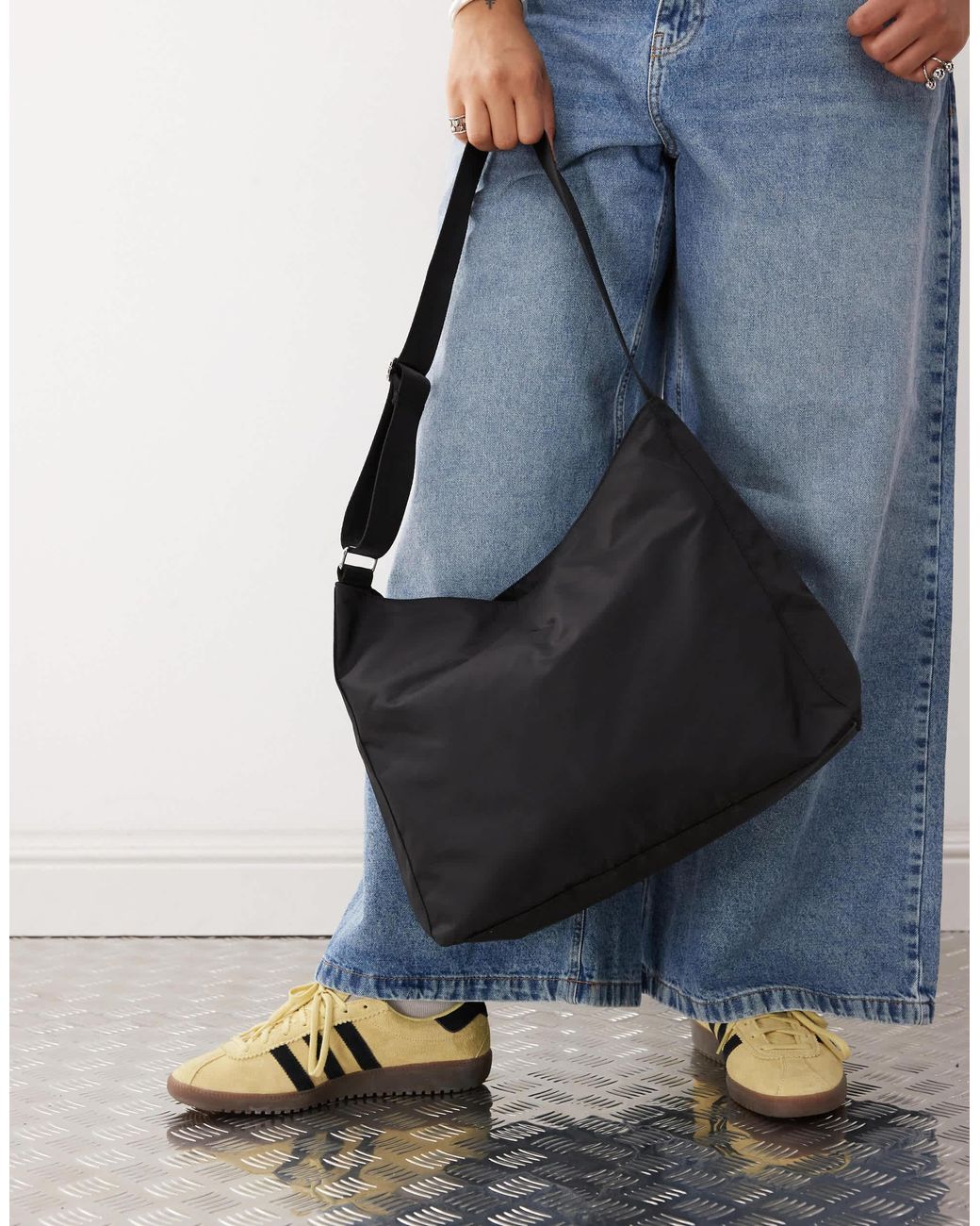 Weekday Black – carry – übergroße schultertasche
