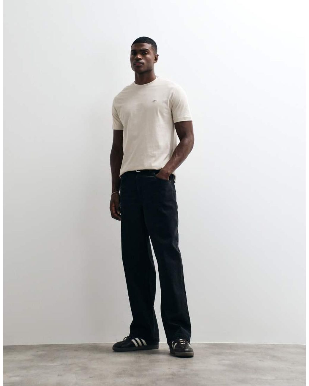 Gant White Regular Shield Short Sleeve T-shirt for men