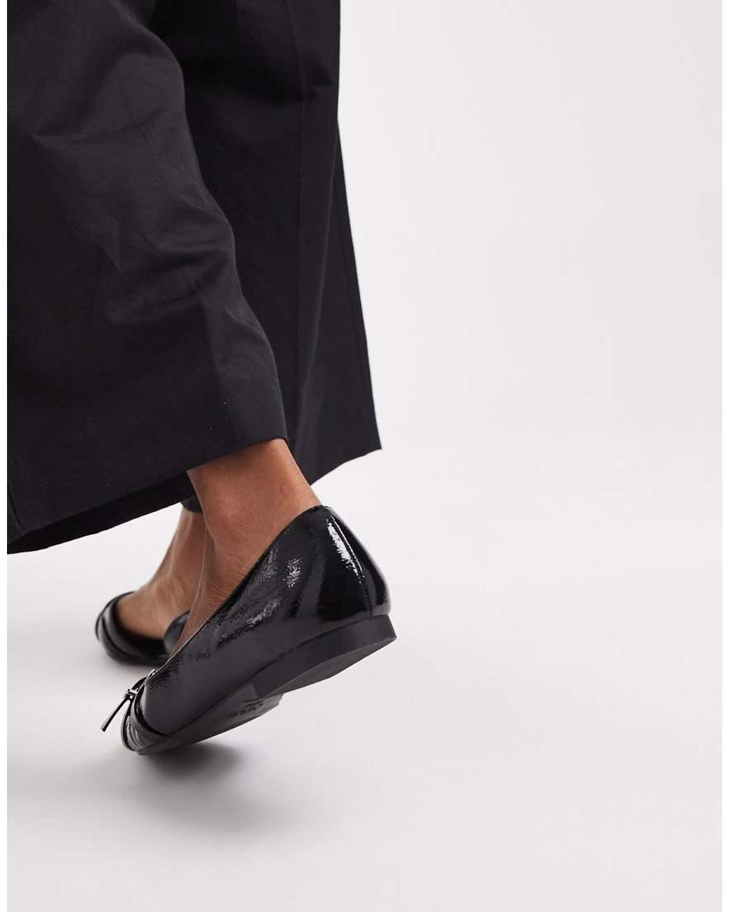 New Look Black Buckle Pointed Ballet Flat