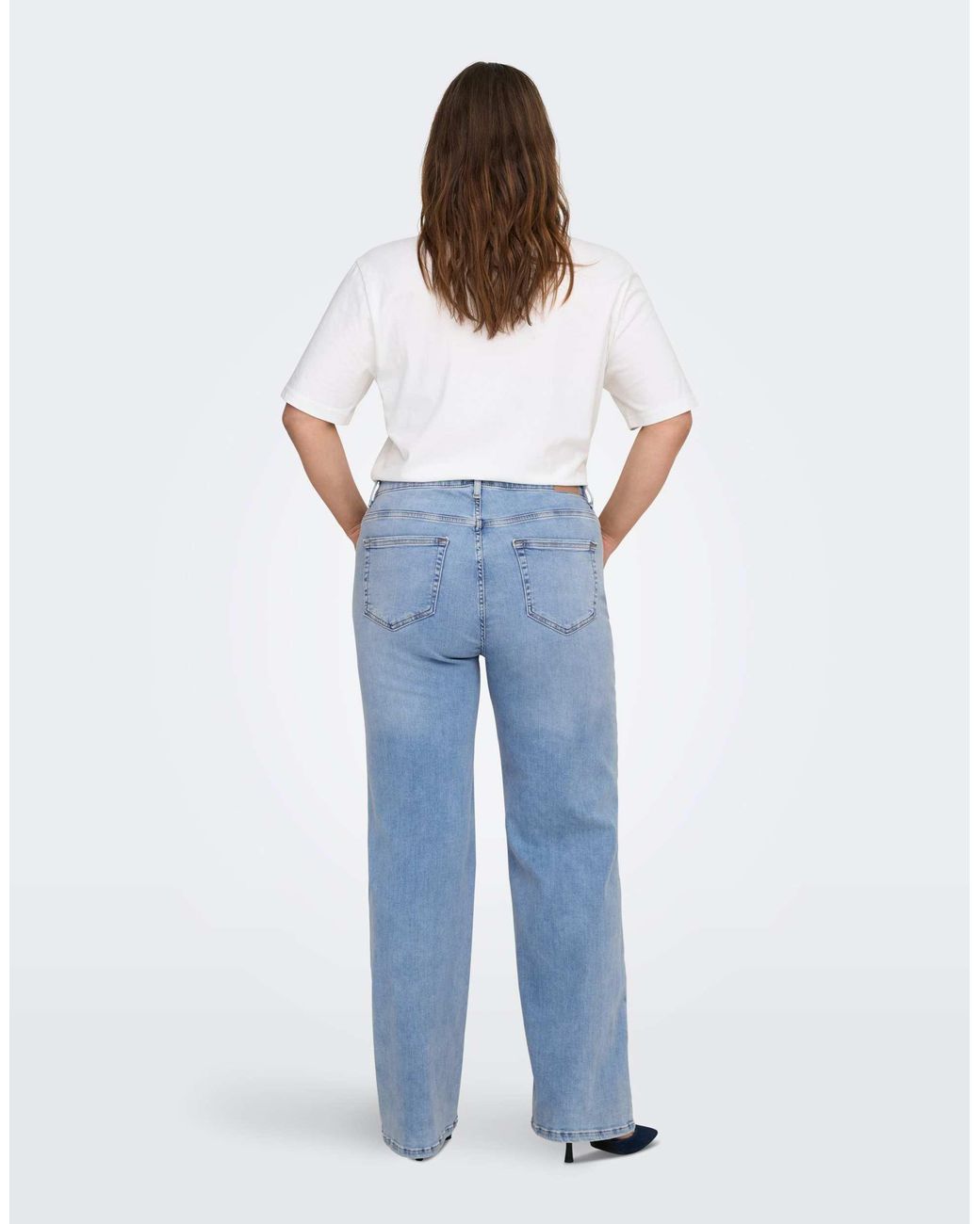 Jean ample - clair ONLY en coloris Blue