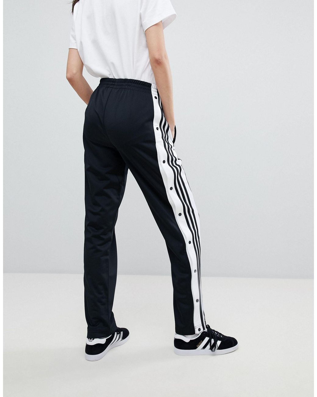 adidas Originals Damen – adicolor – e Hose mit Druckknöpfen in schwarz