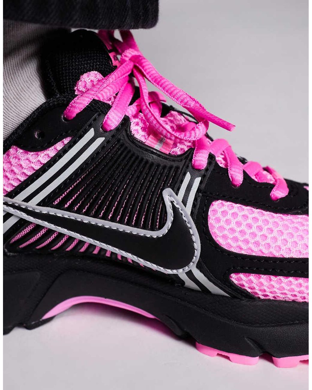 Nike Black Zoom Vomero 5 Sneakers