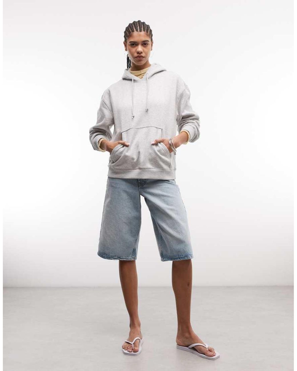 Sudadera Gris Con Capucha Essence De Weekday de color White