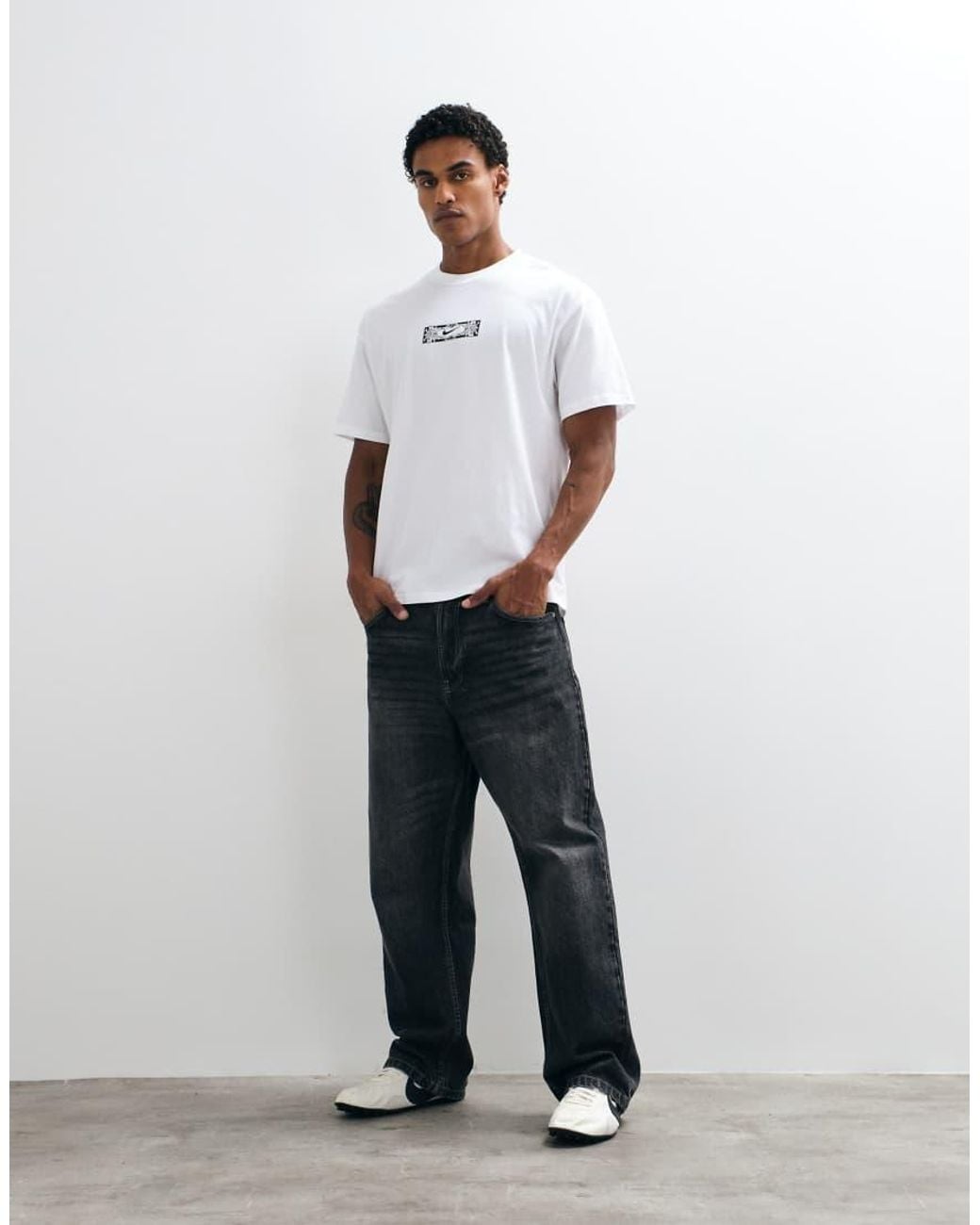Nike White T-Shirt With Chateau Back Print for men