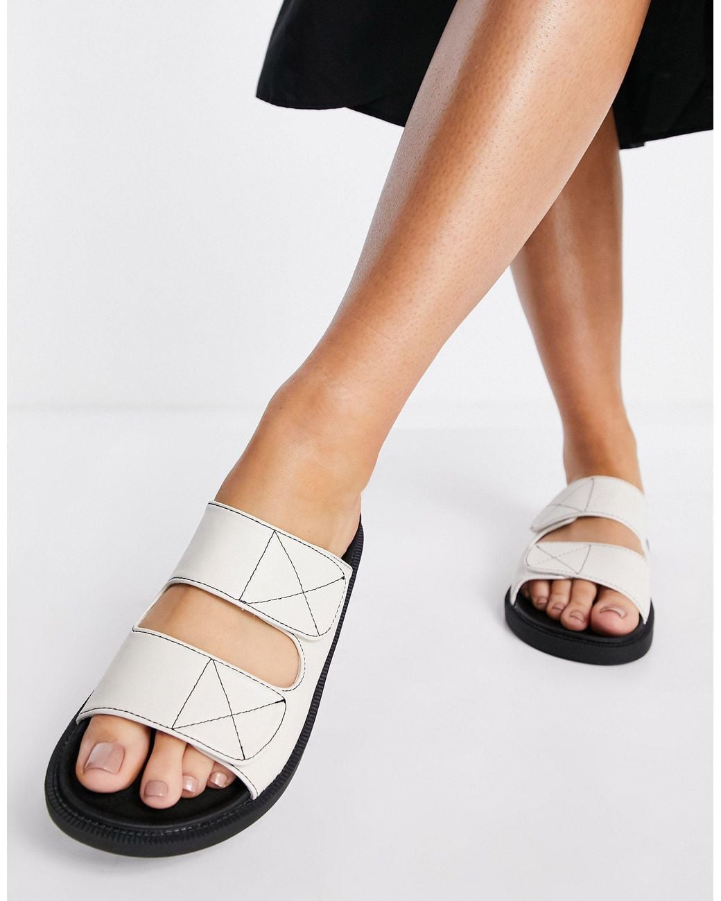 ▷ Dr Martens - Clarissa II quad - Sandalen dikke zool in zwart | 10%  studentenkorting bij ASOS