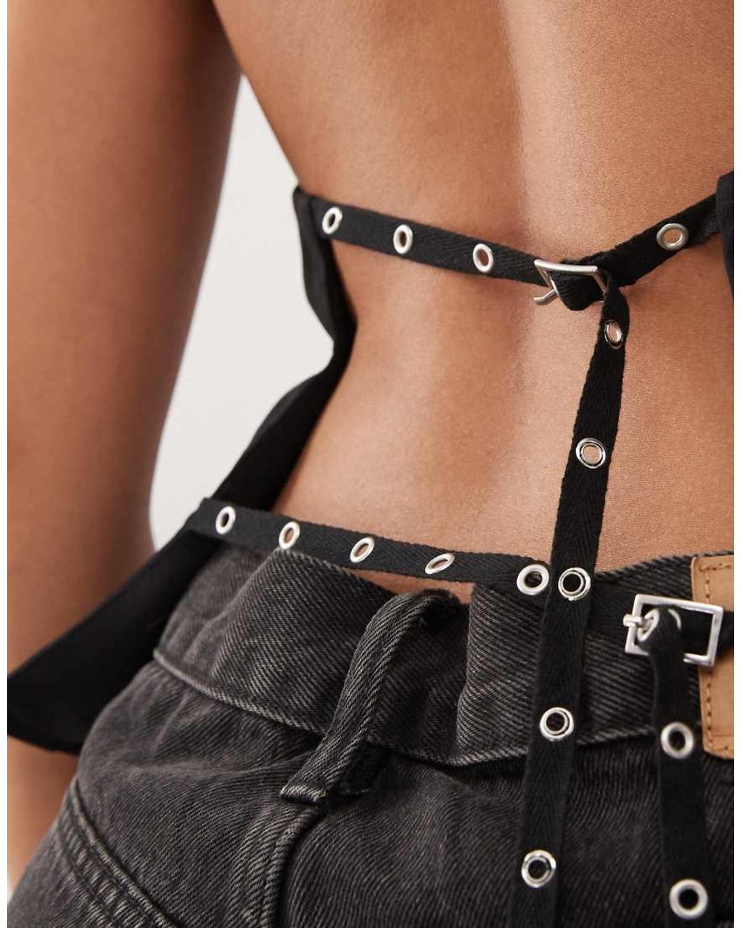 Weekday Top Met Open Achterkant, Halternek En Bandje Met Oogjes in het Black