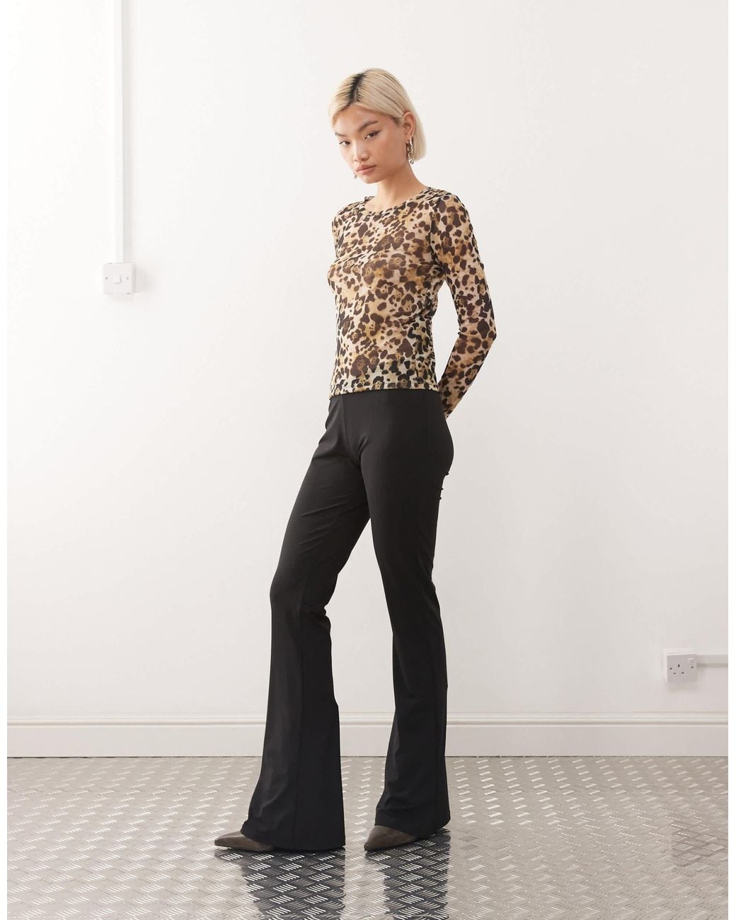 Noisy May Natural Mesh Top