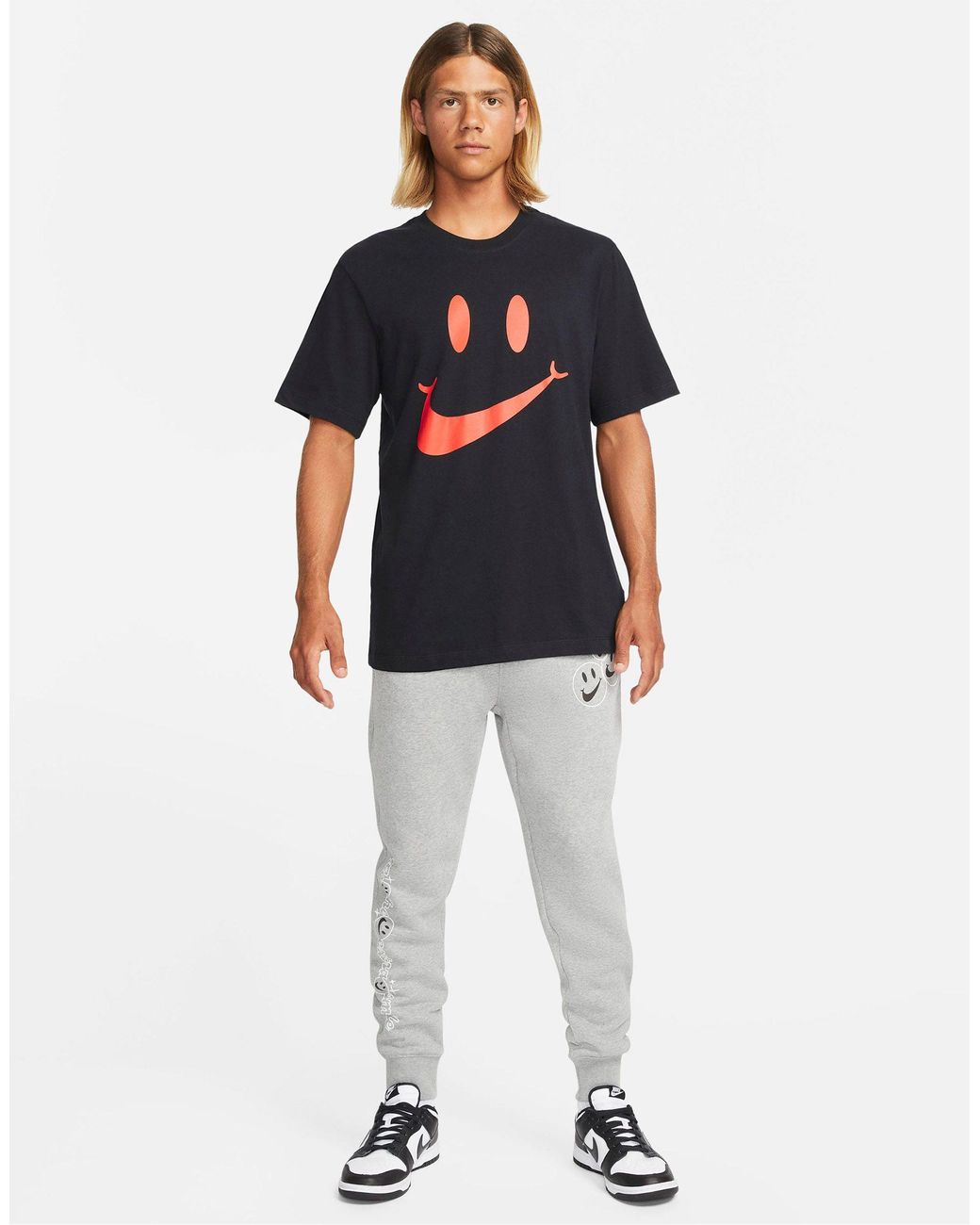 Nike Men's Black Go The Extra Smile Pack Graphic T-shirt