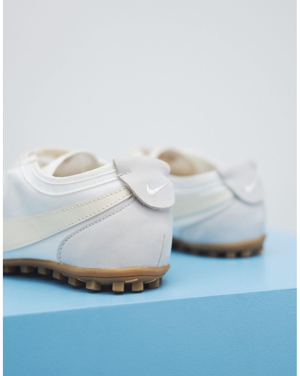Nike White – moon shoe – sneaker