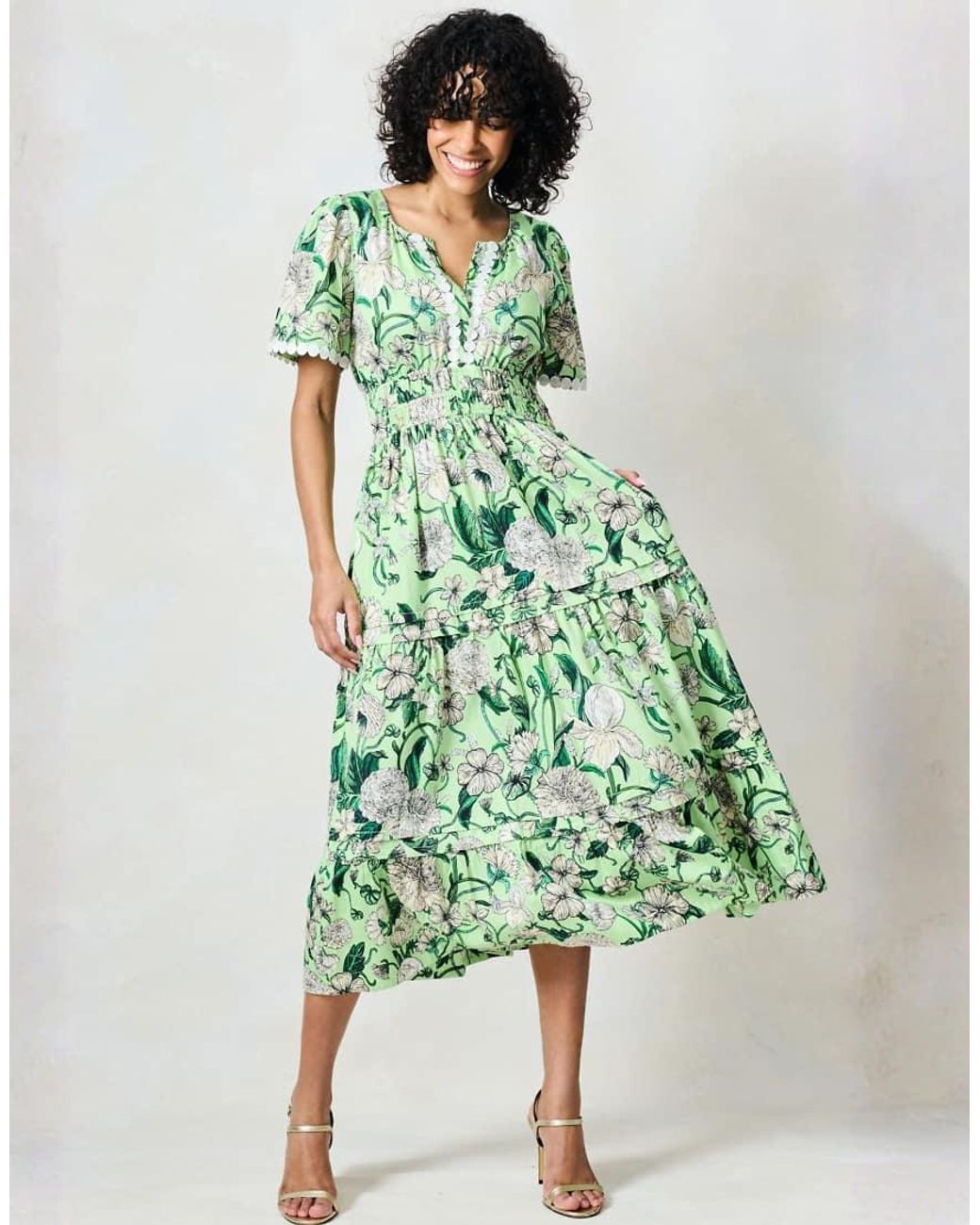Hope & Ivy Green The Sylvie Lace Trim V-Neck Tiered Skirt Tea Dress