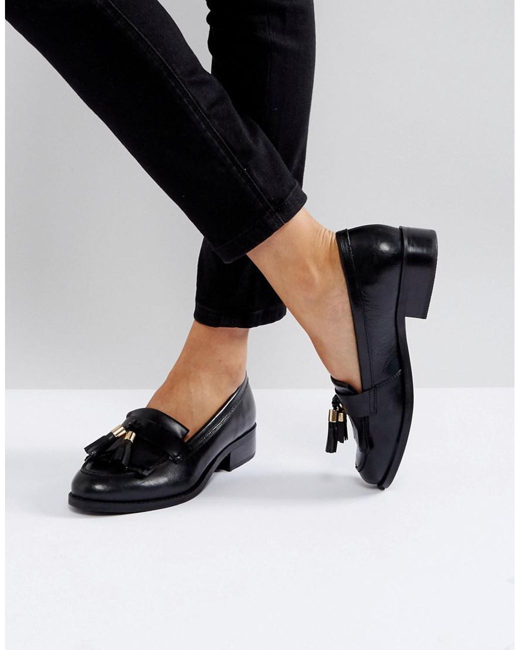 Carvela Kurt Geiger Leather Tassel Loafer in Black | Lyst