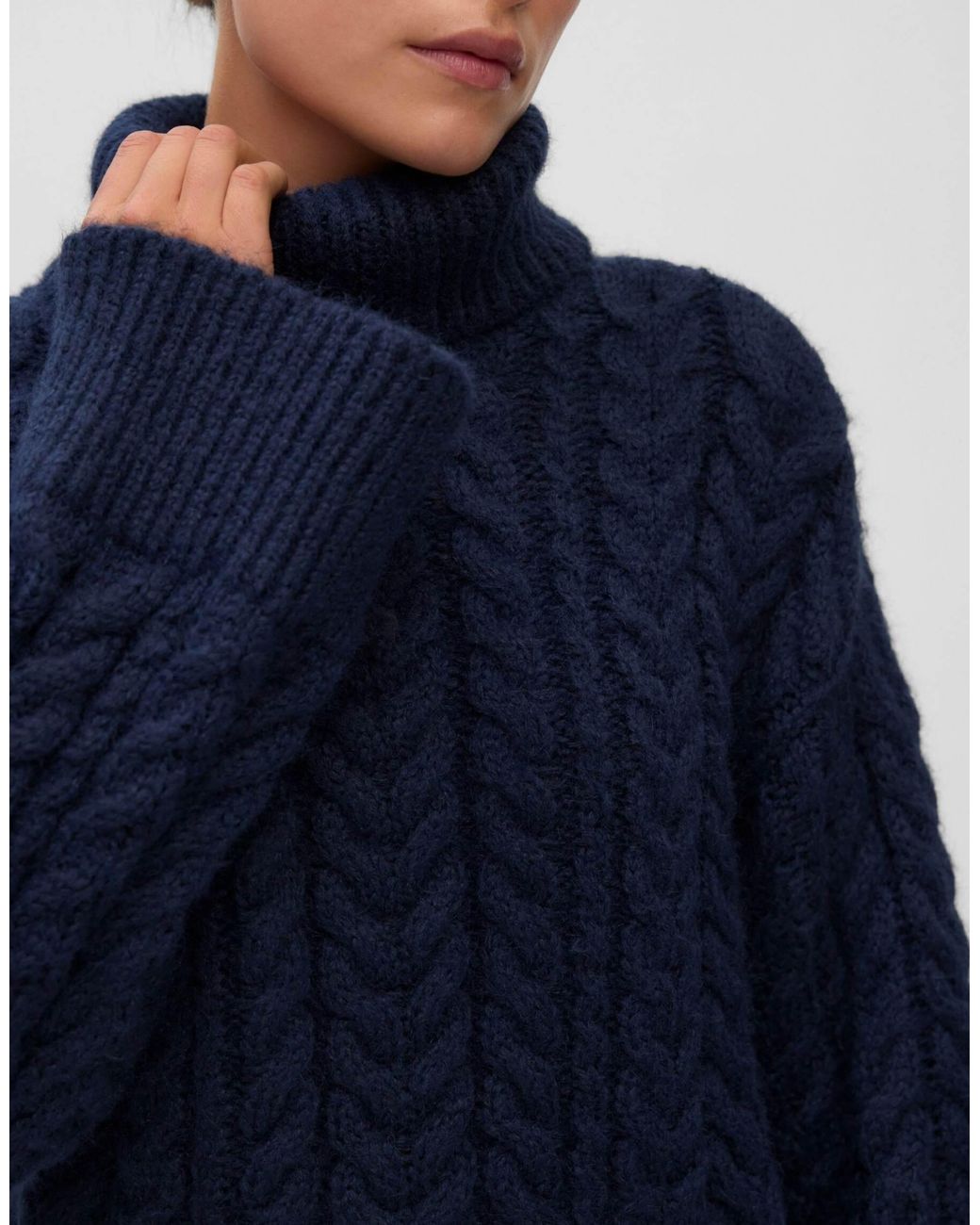 Vero Moda Blue Dream gerippter oversize-strickpullover mit rollkragen und überschnittenen schultern