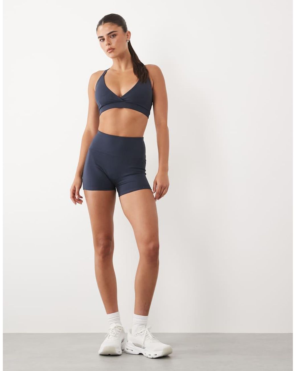 4505 Blue V-neck Medium Support Sports Bra With Adjustable Straps