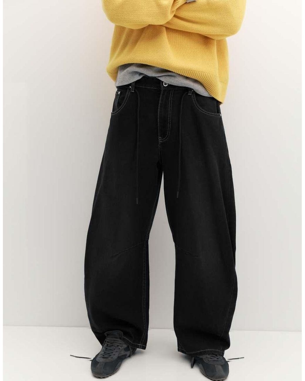 Pull&Bear Black Graphic Barrel Jeans for men