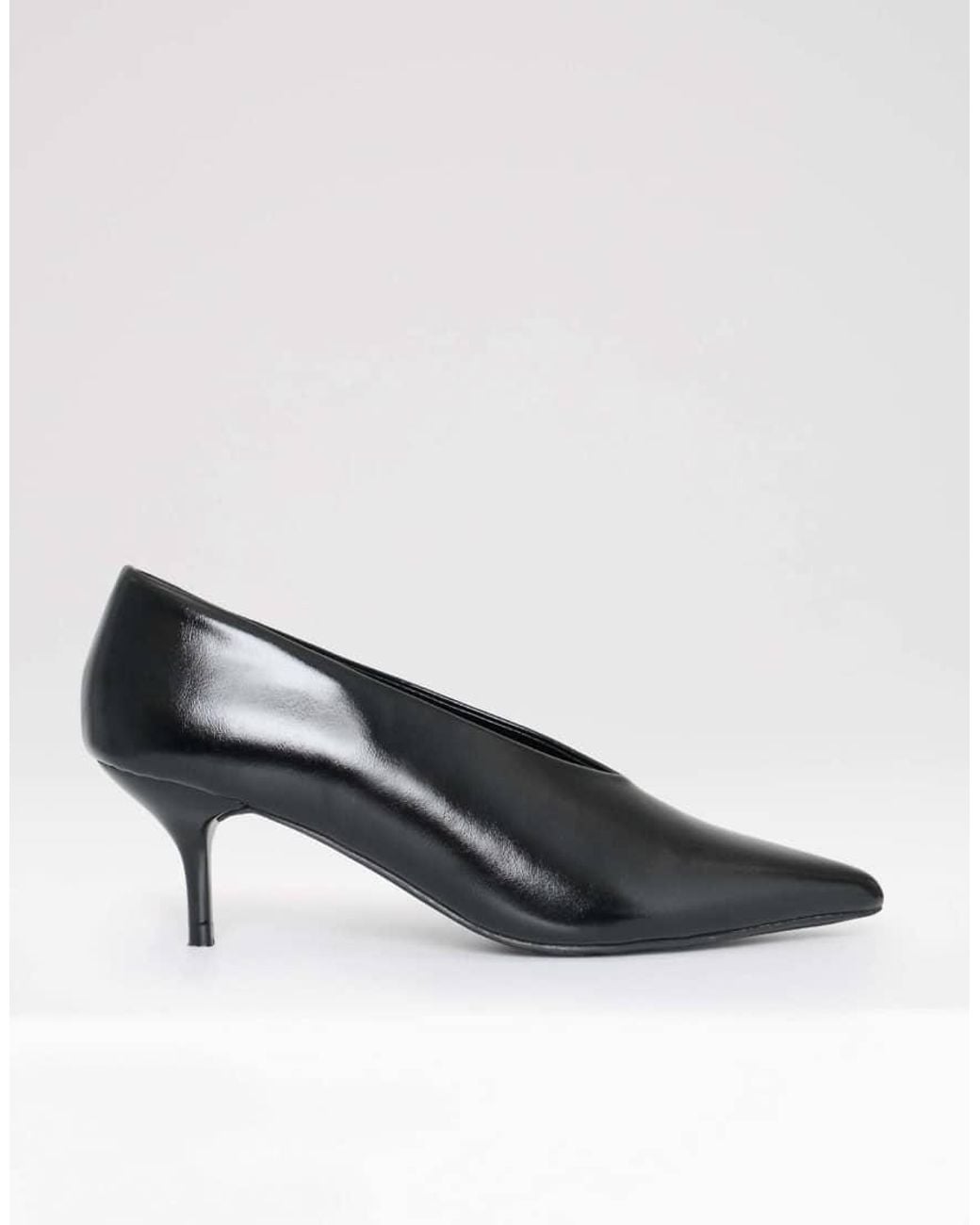 Threadbare Black Pointed Kitten Heels