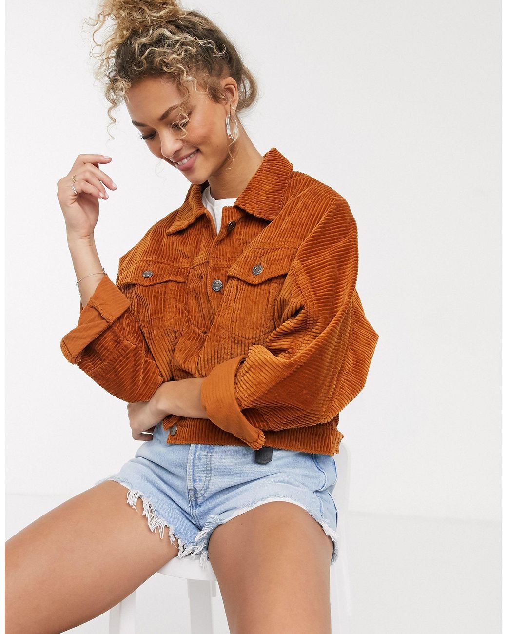 Vintage Denim Trucker Jacket in Brown 