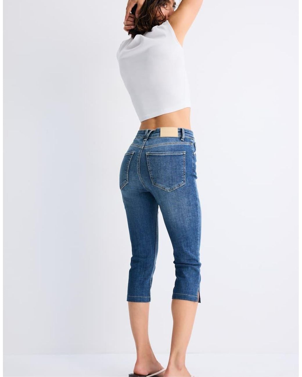 Stradivarius Blue Capri Jeans
