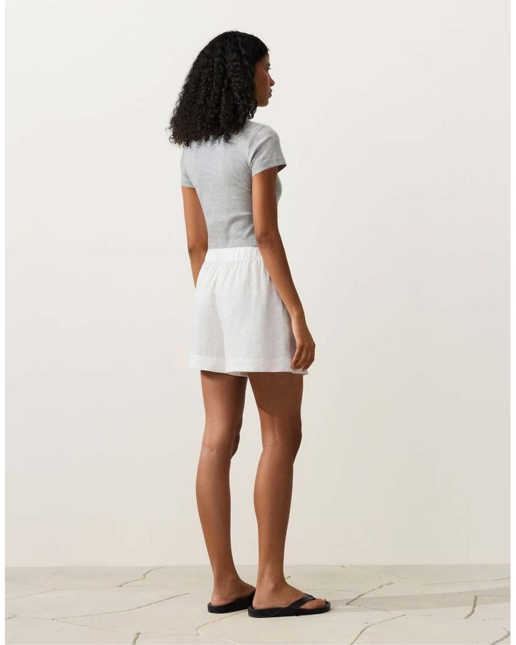 Oysho White 100% Linen Mid-Rise Shorts