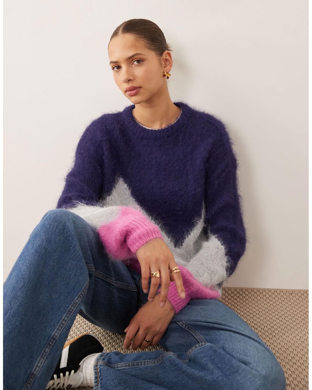 Vila Blue – flauschiger strickpullover mit diagonalem streifenmuster