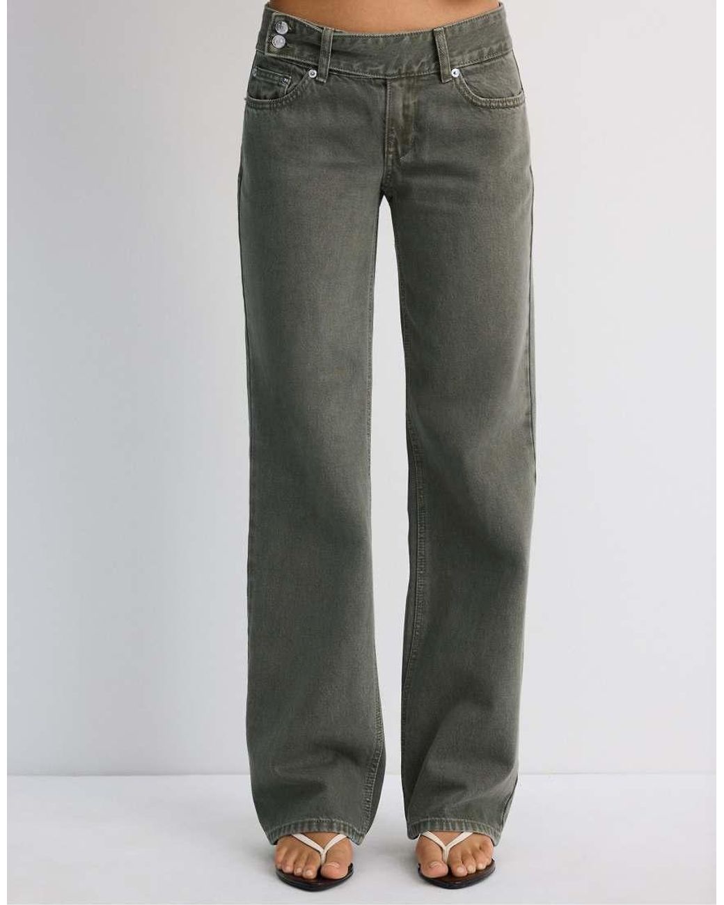 Stradivarius Gray Petite Low-rise Straight-leg Jeans With Hammer Waistband