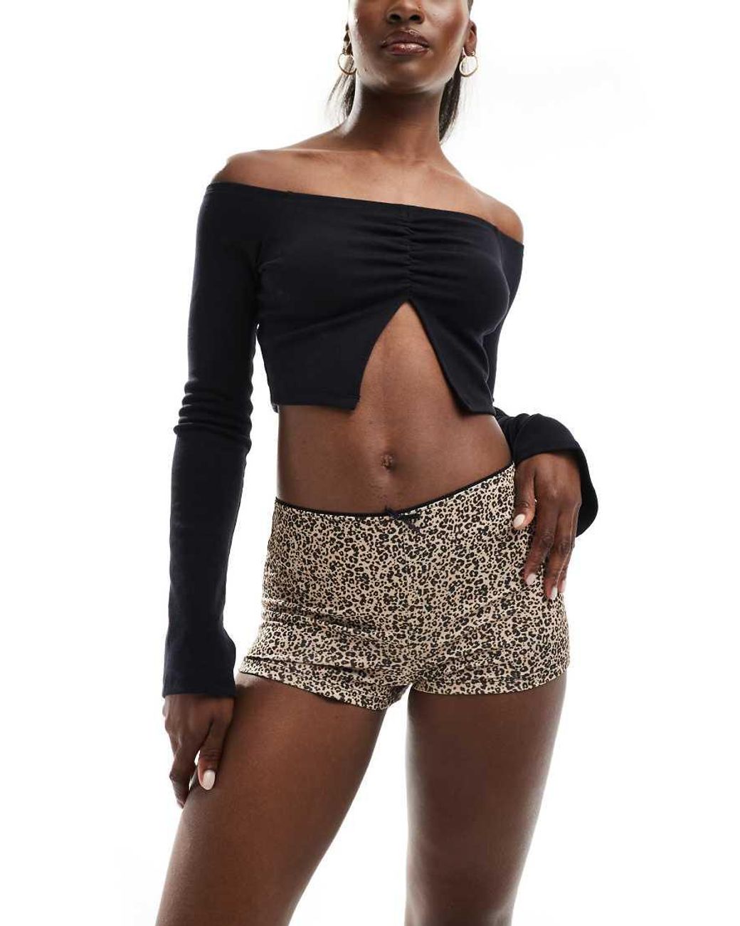 Pantaloncini Leopardati Con Finiture A Contrasto di Bershka Lyst