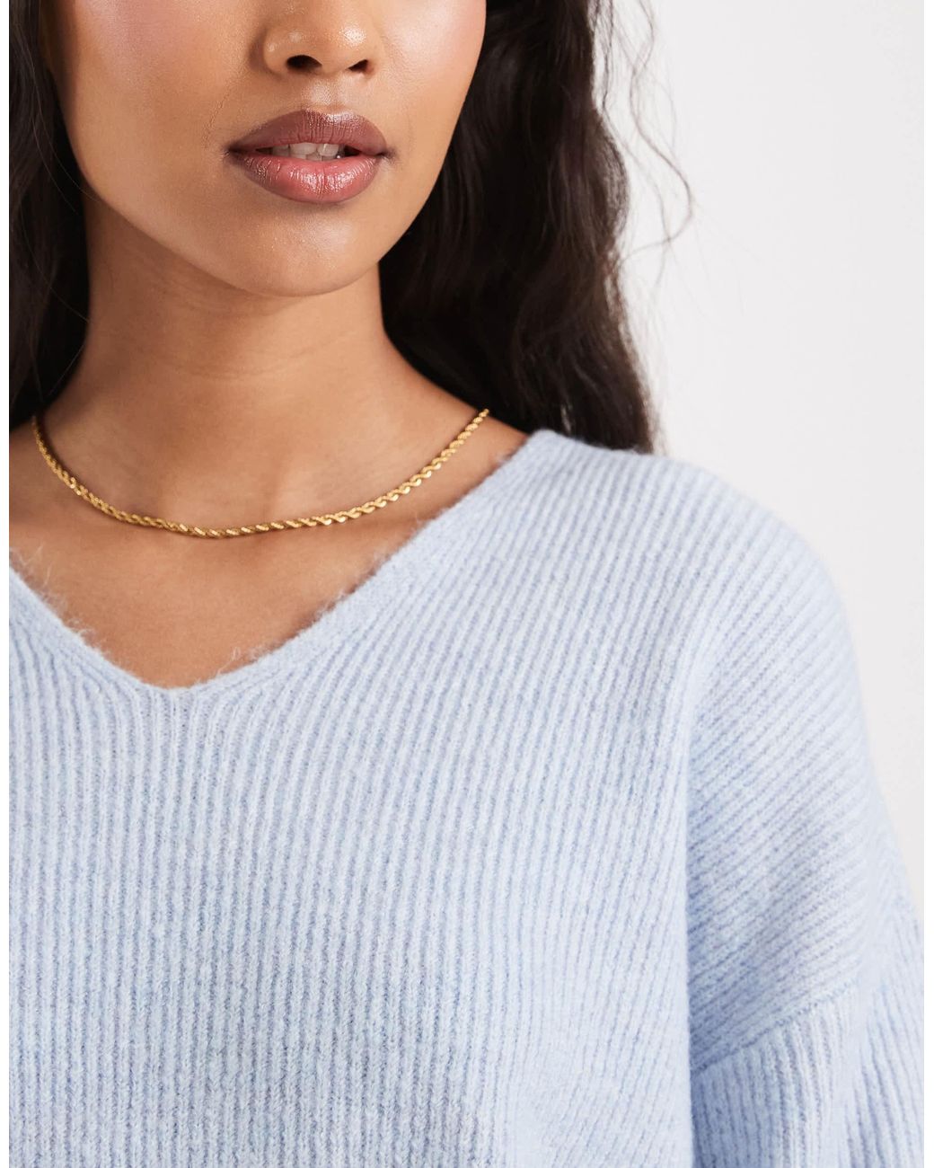 Pull souple à col en v - clair ONLY en coloris White
