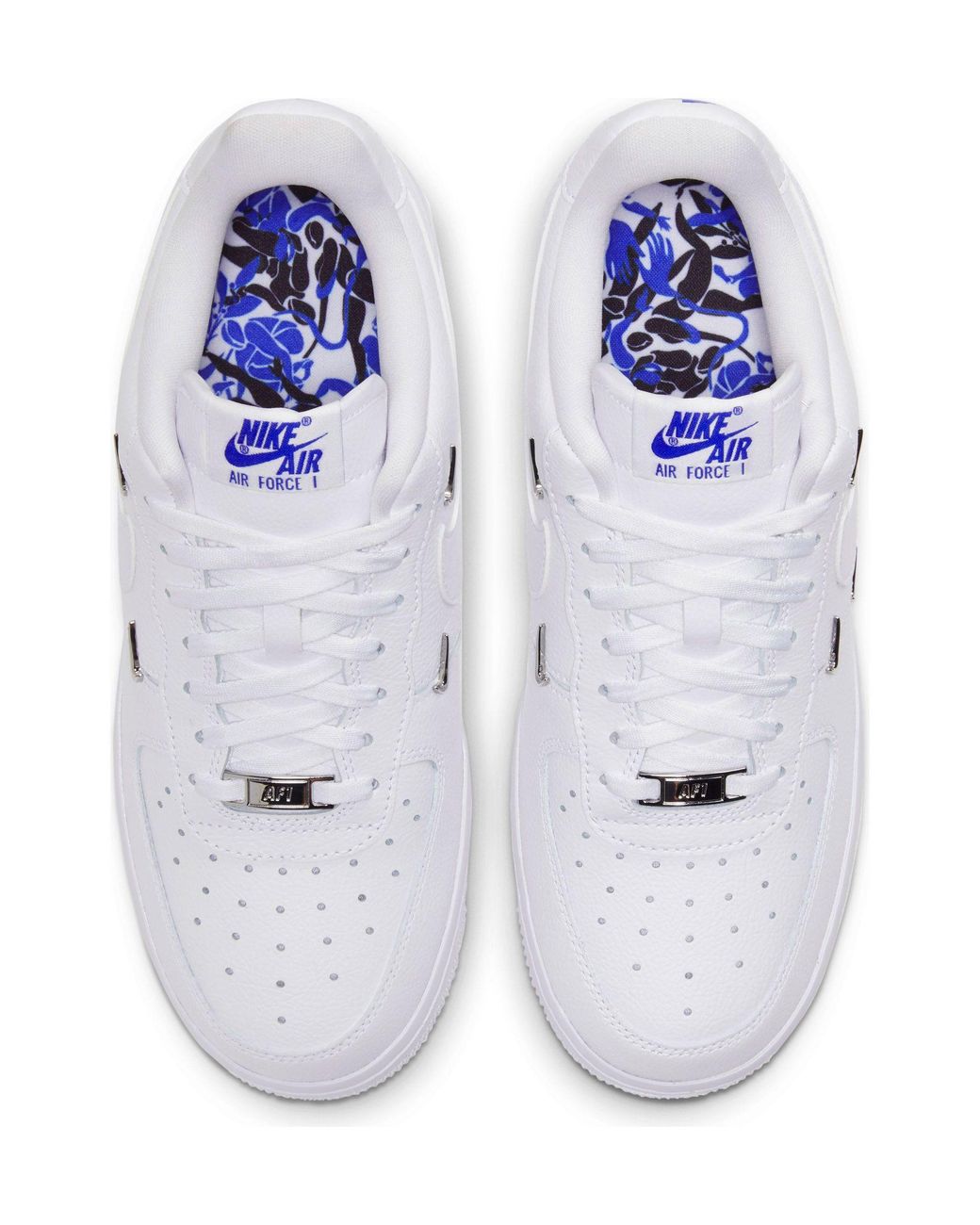 Nike – Air Force 1 07 – e Sneaker mit kleinem Metallic-Logo in Weiß | Lyst  AT