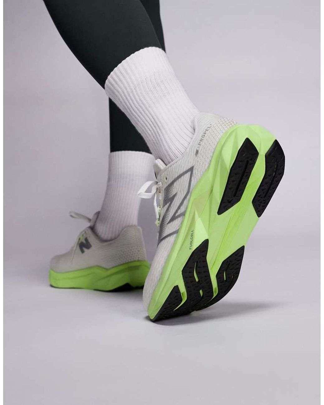New Balance Green Fuelcell Propel Running Trainers