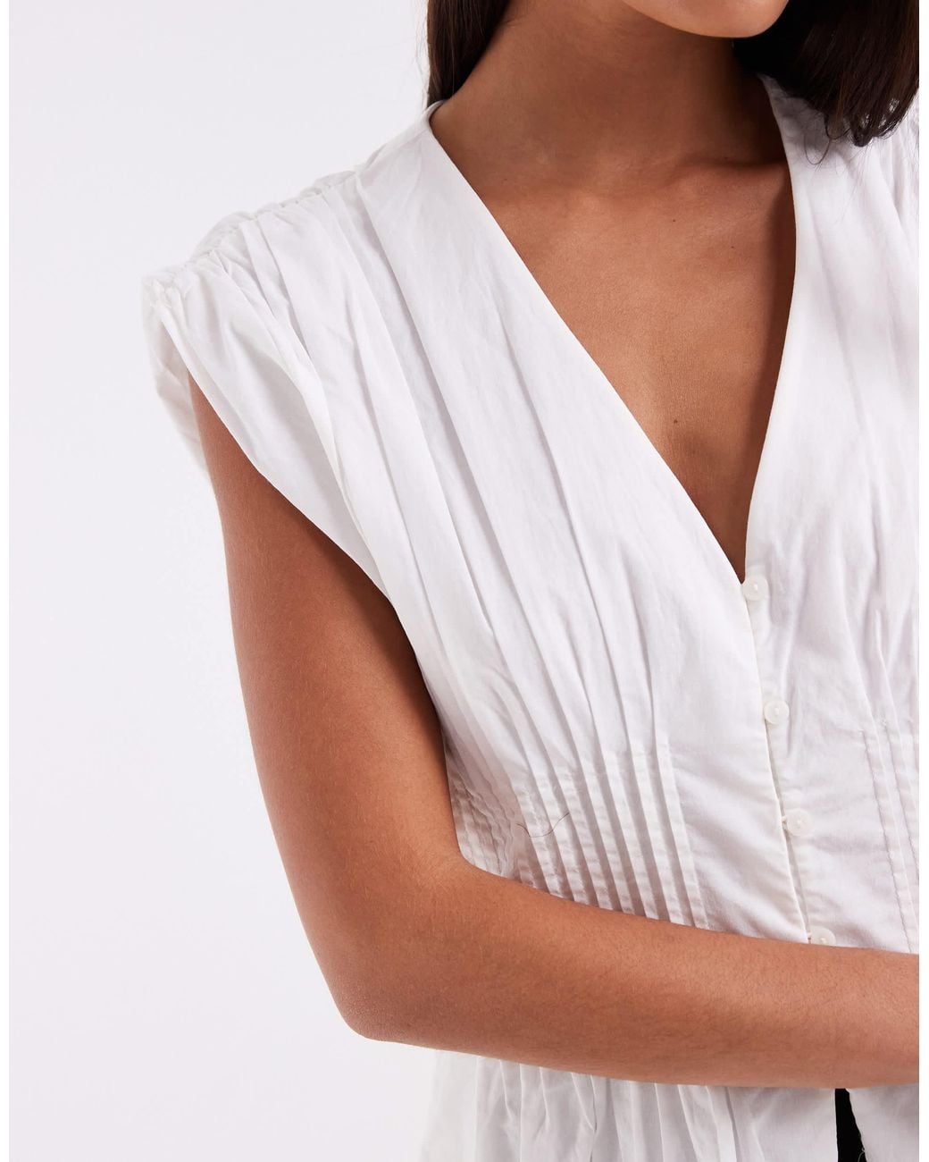 Vero Moda White Sleeveless Pleated Button Front Top